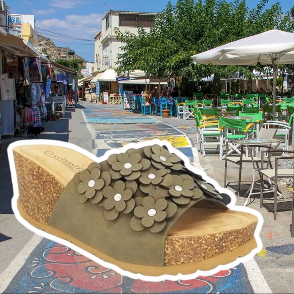Cityclassified Shoes - Last 1! Olive 3D Floral Comfort Platform WEDGE 5.5